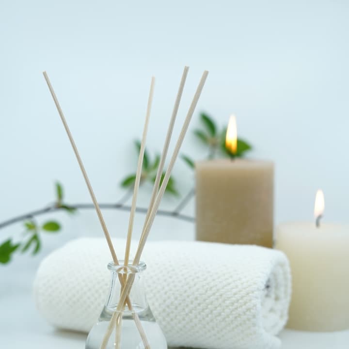 Spokojny detal gabinetu — aromaterapia i naturalne dodatki